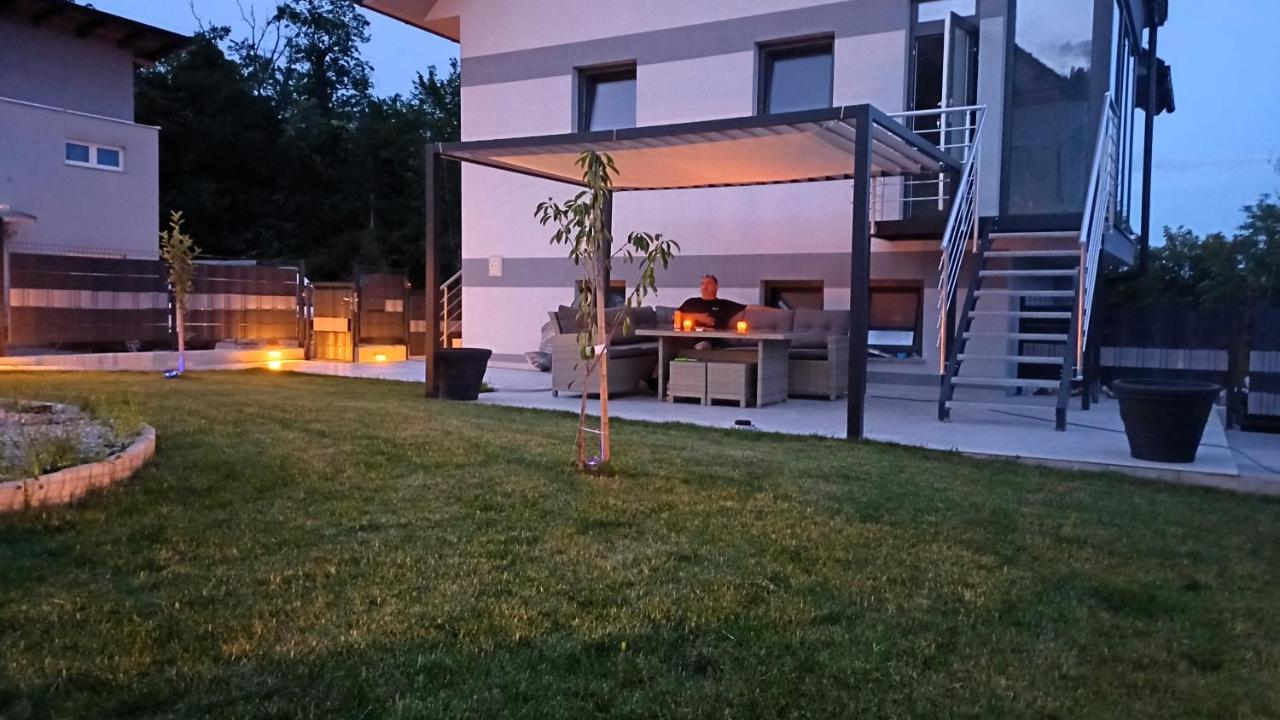 Apartmaji Stars Mavcice Esterno foto